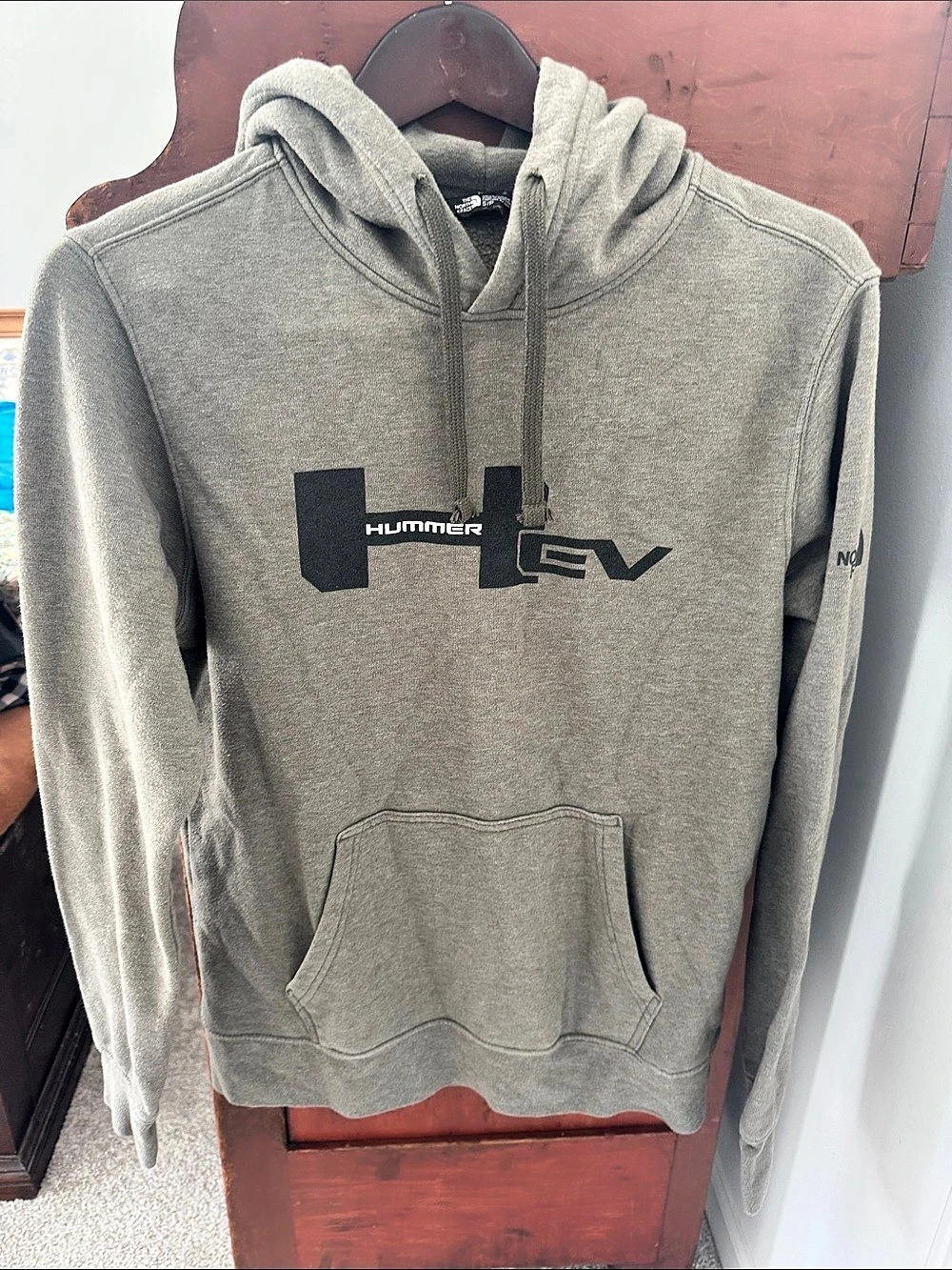 Limited Edition Hummer EV The North Face Men’s Small Green Pullover Hoodie
